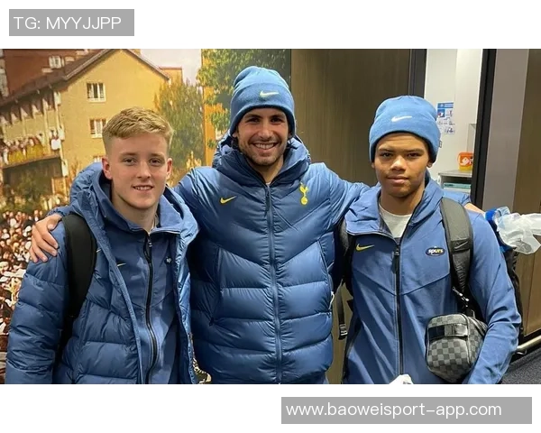 热刺青训球员与格雷贝里瓦尔等明星共同训练展现新气象